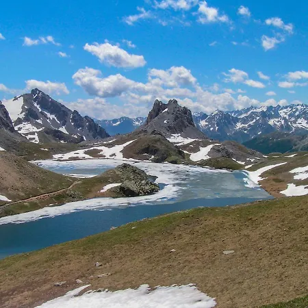 Les Bartavelles Bed & Breakfast Jausiers
