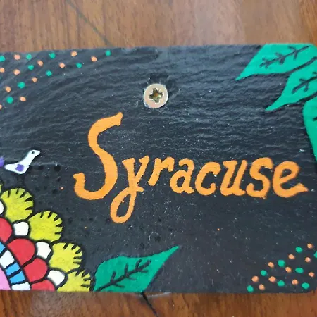 Les Bartavelles Bed & Breakfast 3*